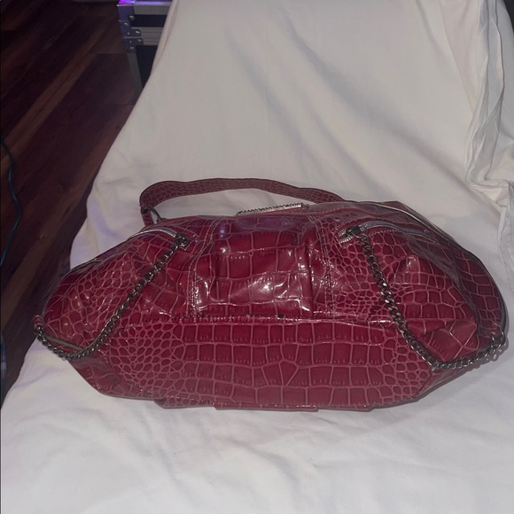 GLO Red Crocodile-Embossed Shoulder Bag - Picture 11 of 13